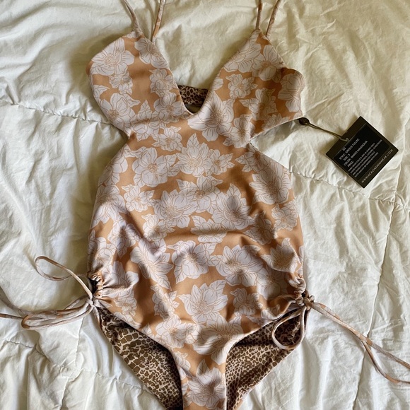 ACACIA NAKED MAGNOLIA GREECE